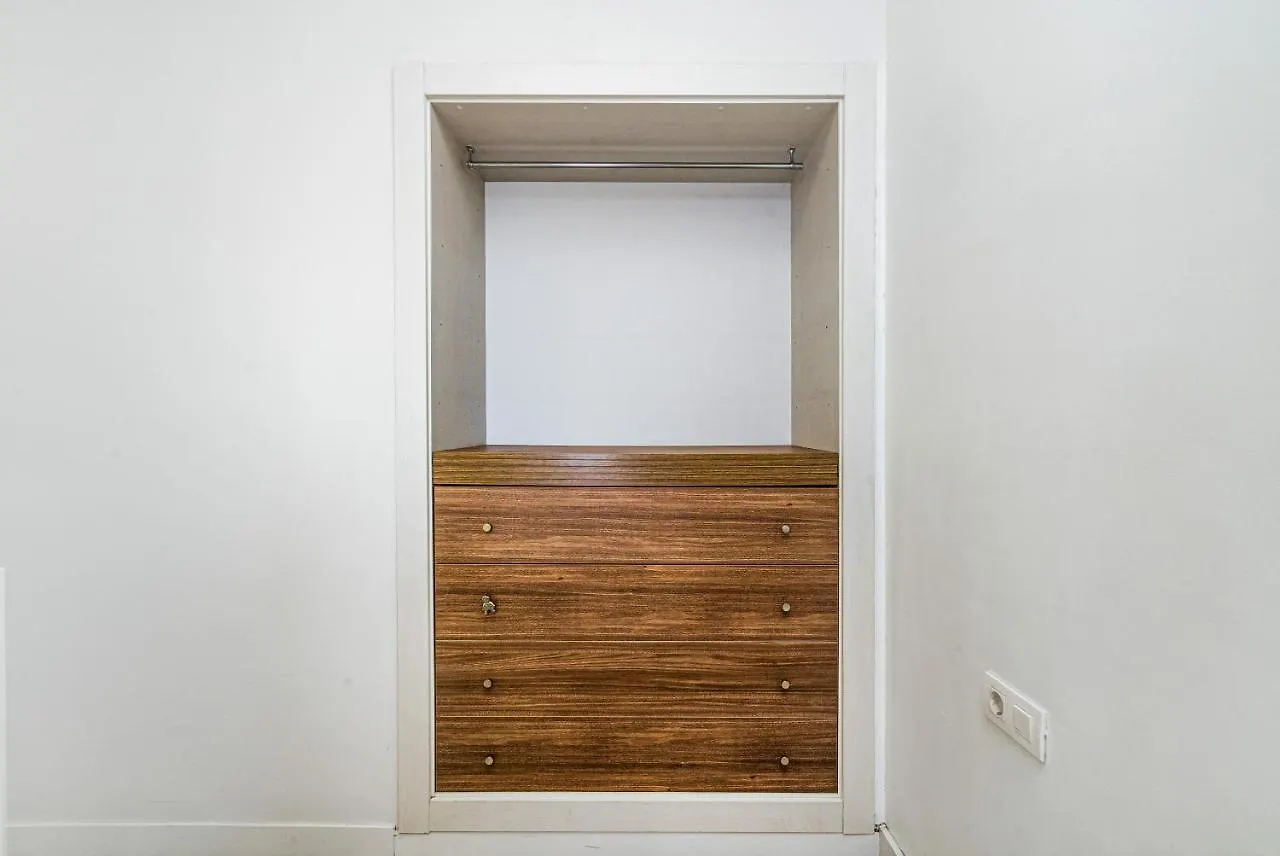 Stunning 2-Bedroom Apartment With Two Terraces Barcelona Hiszpania