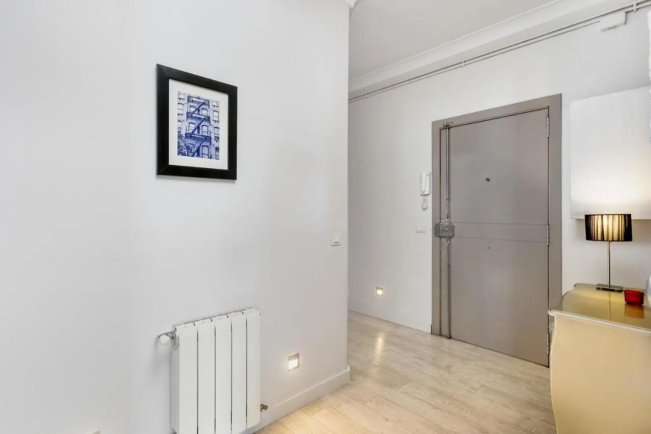 Stunning 2-Bedroom Apartment With Two Terraces Barcelona Hiszpania
